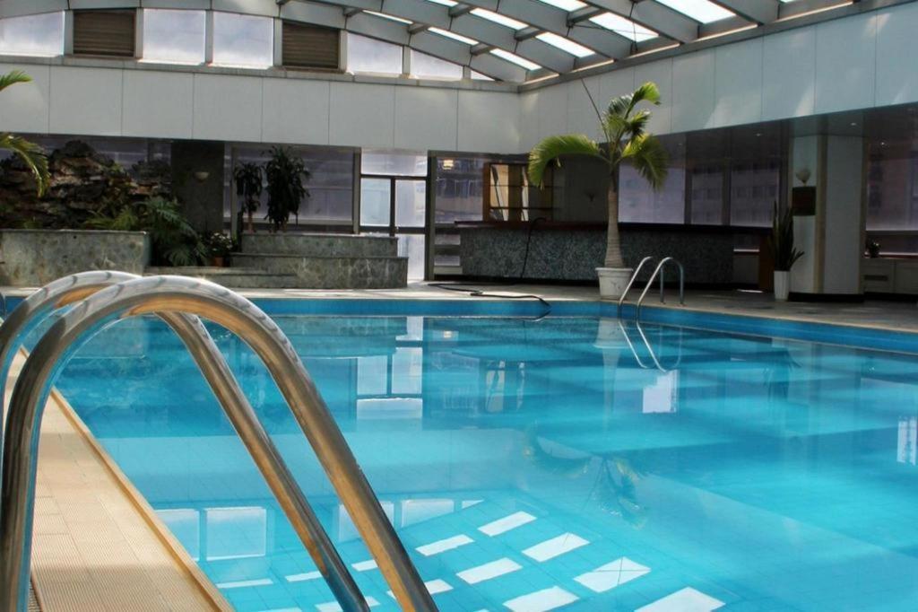 Kai Wah Plaza International Hotel Кунмин Екстериор снимка